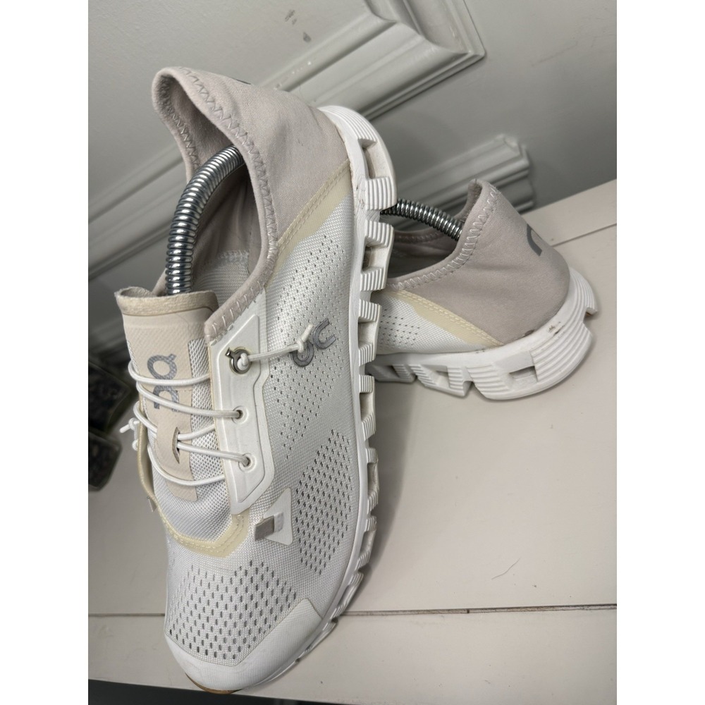 Size 10.5 - ON Cloud 5 Coast Sand Ray